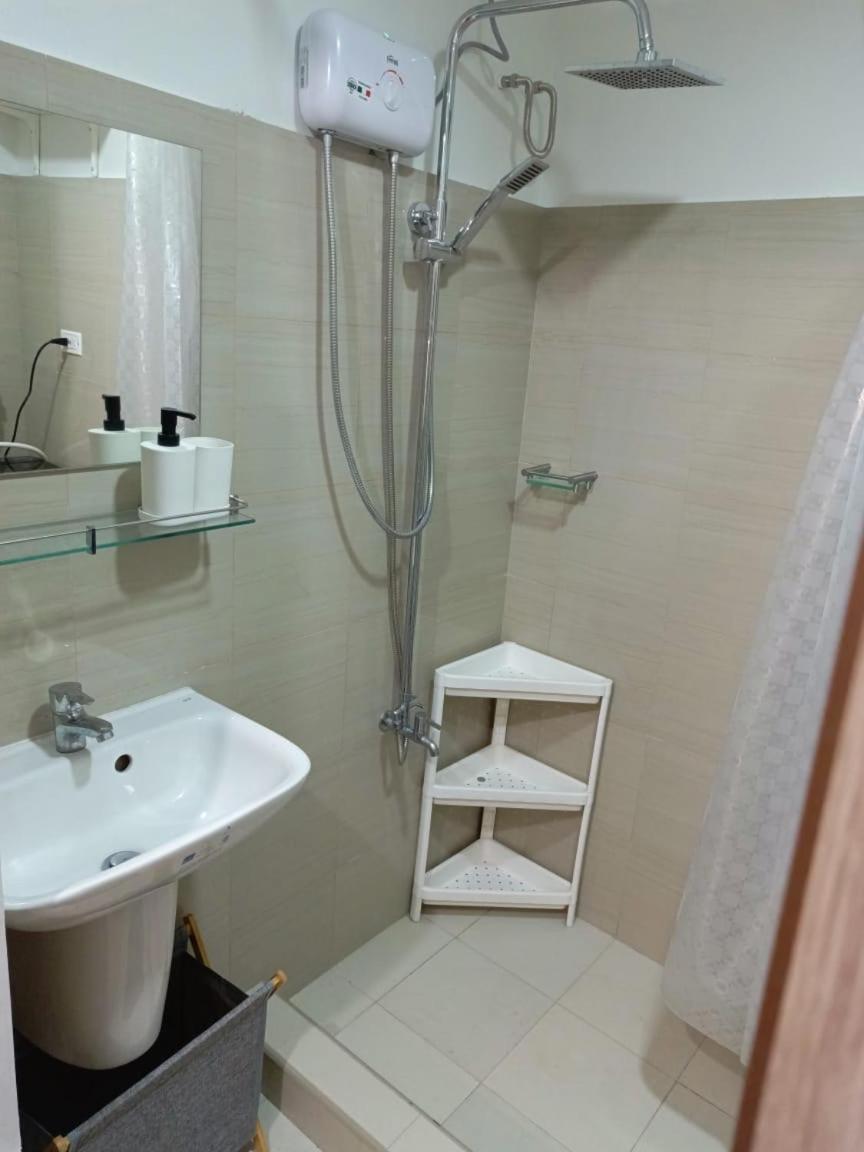 Shore 2 Residences High Speed Internet Walking Distance To Moa And Ikea Manila Bagian luar foto