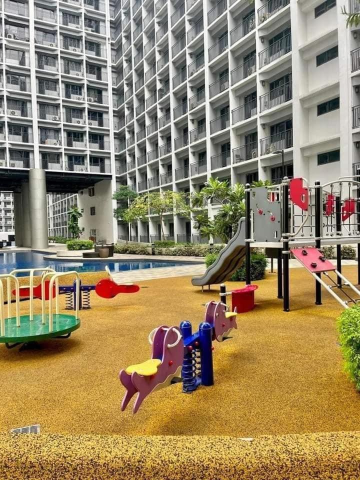 Shore 2 Residences High Speed Internet Walking Distance To Moa And Ikea Manila Bagian luar foto