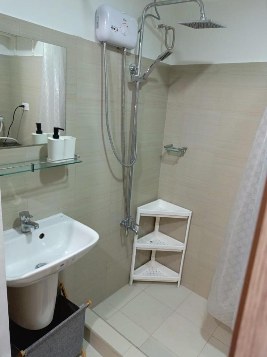Shore 2 Residences High Speed Internet Walking Distance To Moa And Ikea Manila Bagian luar foto