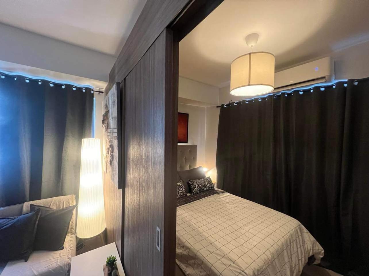 Shore 2 Residences High Speed Internet Walking Distance To Moa And Ikea Manila Bagian luar foto