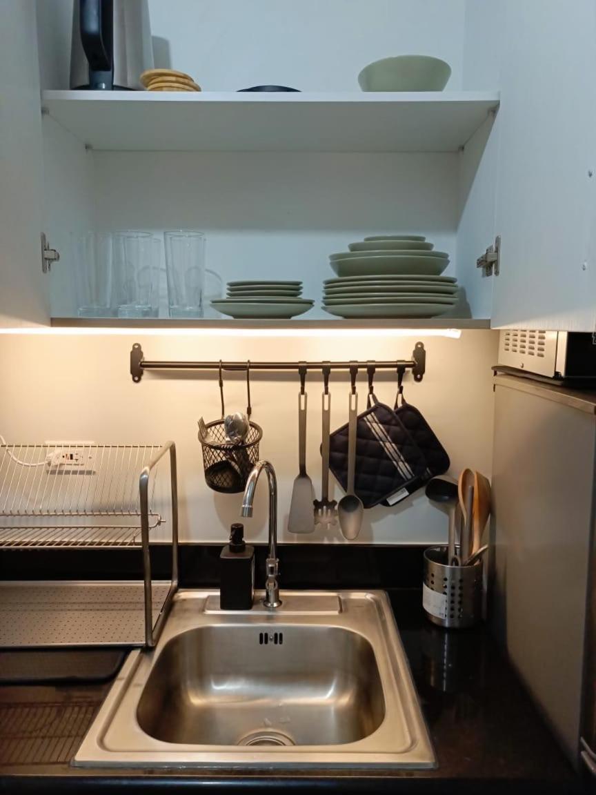 Shore 2 Residences High Speed Internet Walking Distance To Moa And Ikea Manila Bagian luar foto