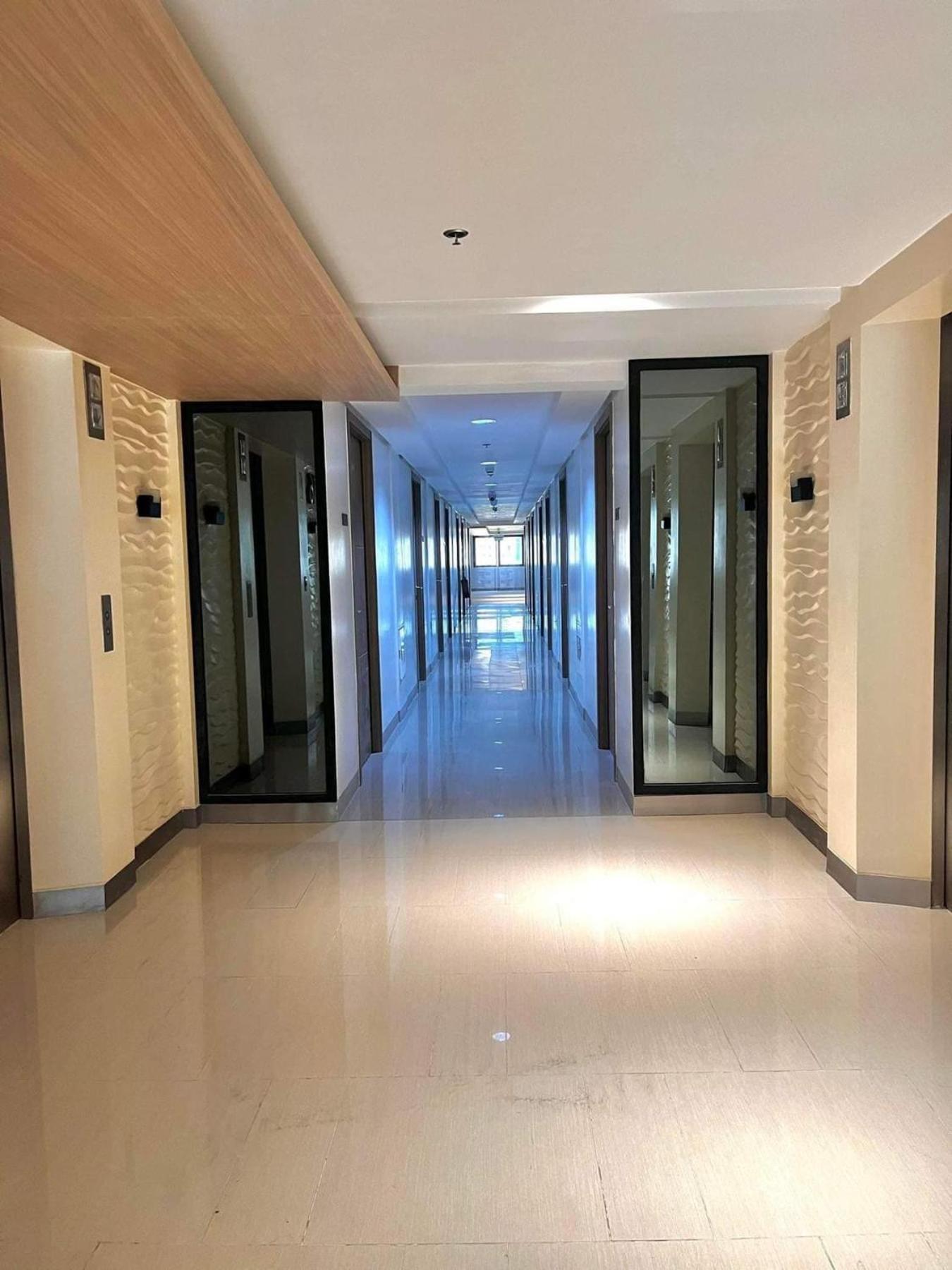 Shore 2 Residences High Speed Internet Walking Distance To Moa And Ikea Manila Bagian luar foto