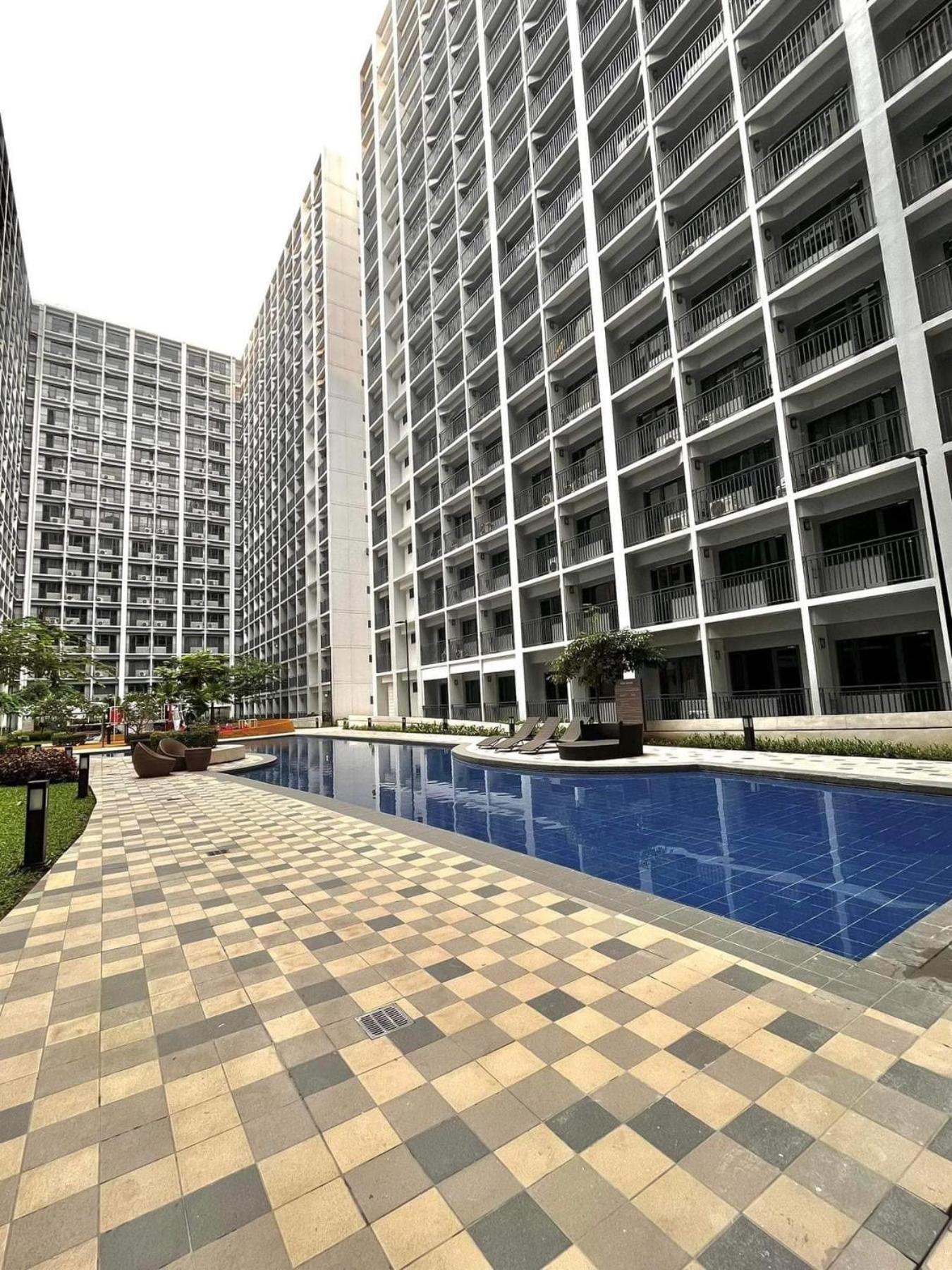 Shore 2 Residences High Speed Internet Walking Distance To Moa And Ikea Manila Bagian luar foto